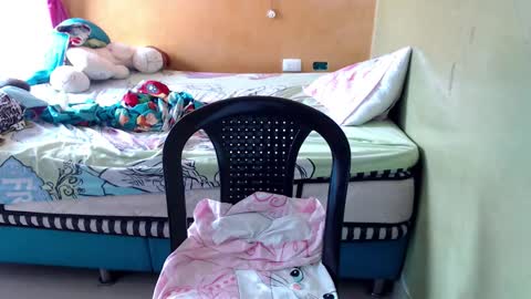 Andrea online show from February 4, 6:55 pm