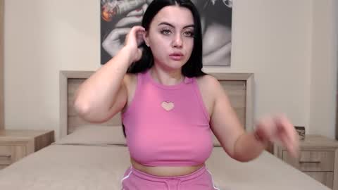 mira_jade online show from September 16, 7:11 pm