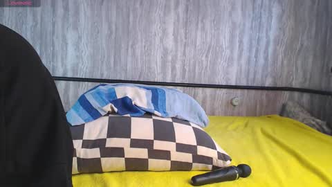 mira_one_ online show from September 10, 10:48 am