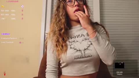 MIRANDA HERNANDEZ online show from December 20, 8:57 pm