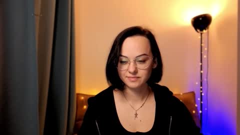 MiraSkyy online show from November 2, 5:27 pm