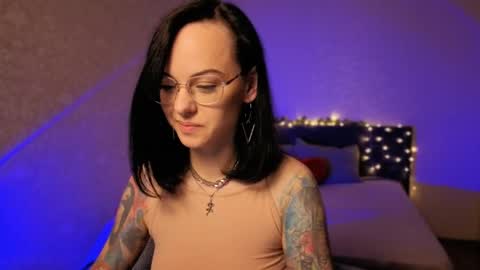 MiraSkyy online show from June 3, 7:19 pm