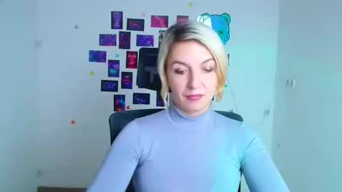 Mishelle online show from December 18, 12:43 pm