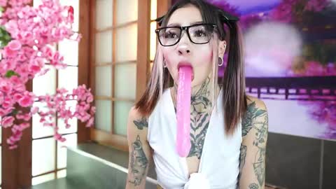 miss___angel online show from December 18, 6:56 pm