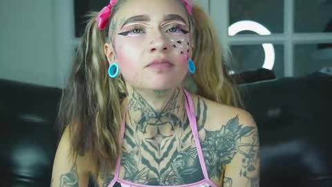 miss___angel online show from March 4, 10:44 am