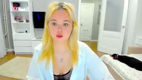 miss__selena online show from December 1, 1:03 pm