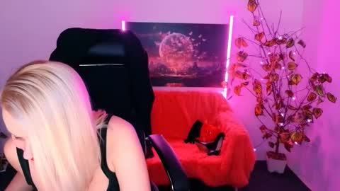 miss_alice_silver online show from November 15, 5:25 pm