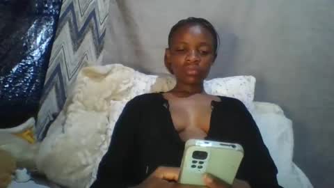 miss_belllo online show from February 22, 6:06 am