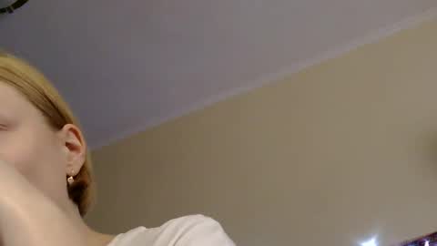 Elis online show from September 12, 2:02 pm