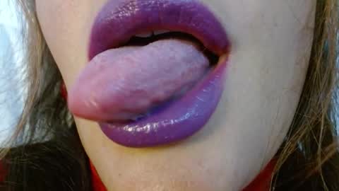 Miss Evoleth online show from November 19, 5:02 pm