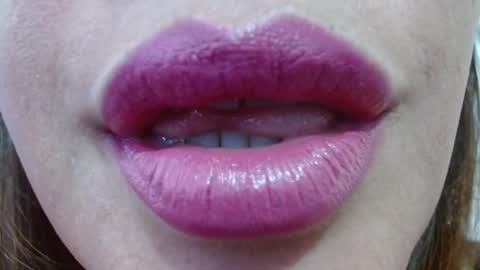 Miss Evoleth online show from April 9, 3:50 pm