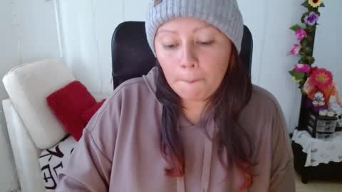 Miss Evoleth online show from December 1, 4:09 pm