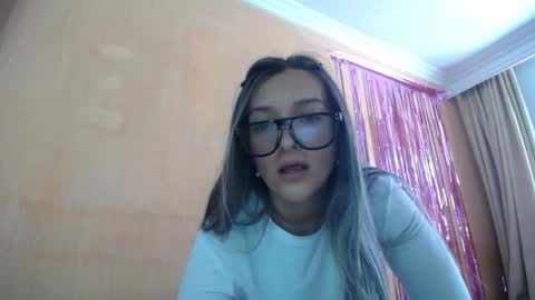 lilieth  online show from March 14, 5:03 pm