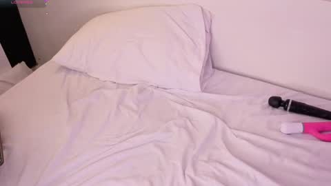   online show from March 27, 8:26 am