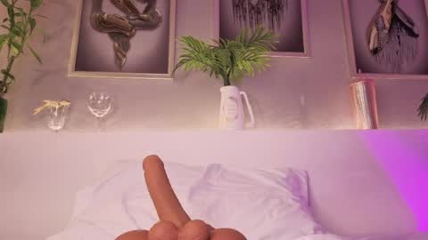   online show from April 3, 3:26 am