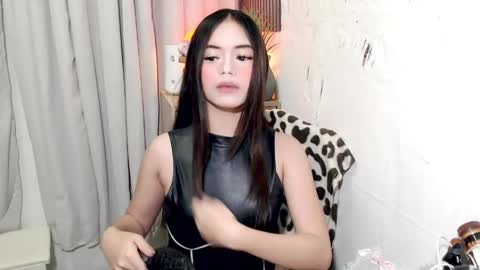 Roxy online show from April 8, 5:04 pm