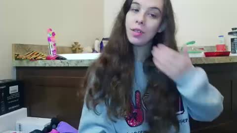 Bella online show from October 18, 3:09 am