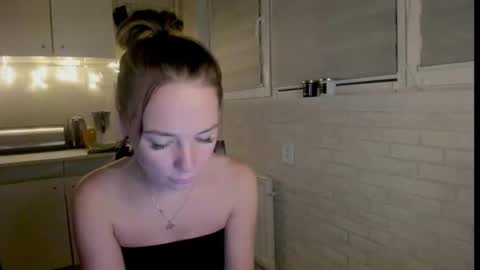 miss_you20 online show from November 5, 9:31 pm