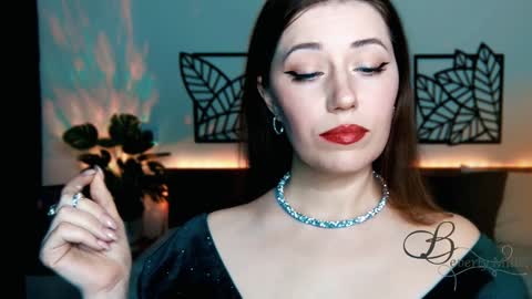 The divine Beverly online show from January 9, 8:55 pm