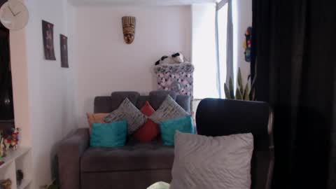 Emilie Diaz online show from April 20, 3:04 pm