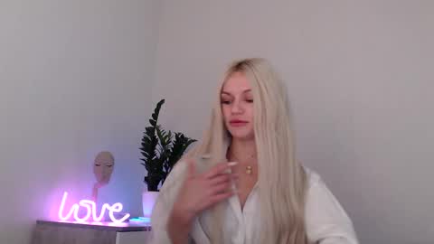 EMMA online show from December 7, 9:55 pm