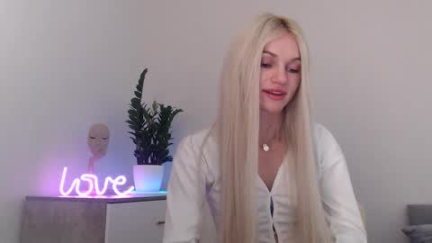 EMMA online show from December 28, 9:08 pm