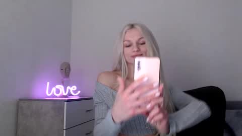 EMMA online show from December 16, 3:18 pm