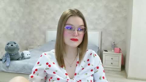 OneGoddess online show from February 8, 2:38 pm