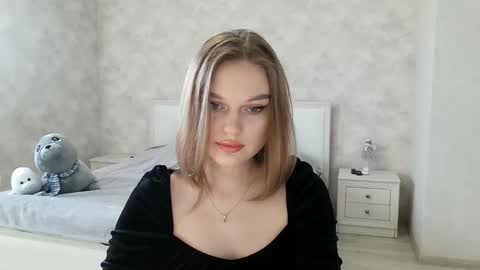 OneGoddess online show from February 4, 7:07 am