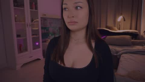 LUXXANDRA online show from April 18, 7:55 am