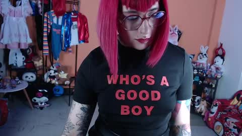 Miss Mia online show from April 16, 9:25 pm