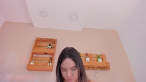 Mia  online show from February 2, 11:53 am