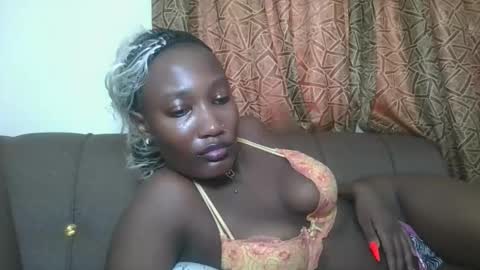 pretty gal online show from November 20, 8:15 am