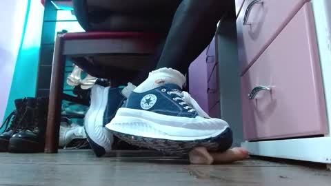 TELL ME MISS online show from March 13, 6:20 pm