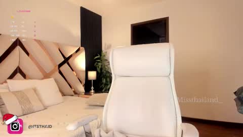 Fernanda Davila online show from December 15, 10:04 pm