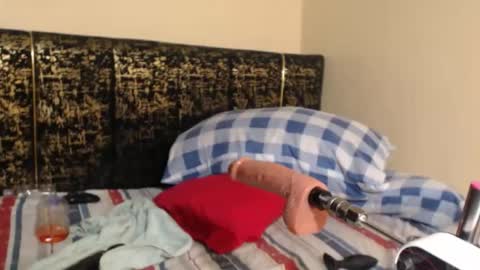 missthighsohmy online show from April 11, 7:45 am