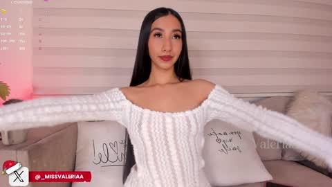 Valeria Davila online show from December 19, 11:35 pm