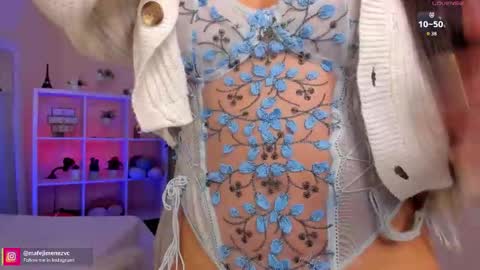 Mafe Jimenez online show from November 28, 1:25 pm