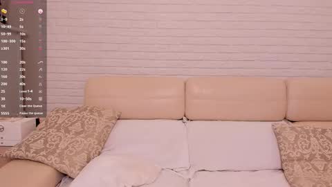 missxcaprice online show from February 4, 6:49 am