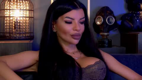 Elenia online show from October 2, 12:32 pm