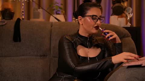 Mistress Kelly online show from October 24, 11:45 pm