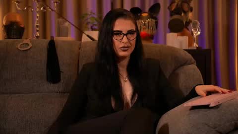 Mistress Kelly online show from October 16, 10:45 pm