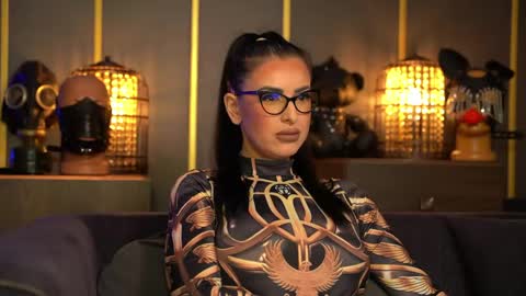 Mistress Kelly online show from April 17, 9:50 pm