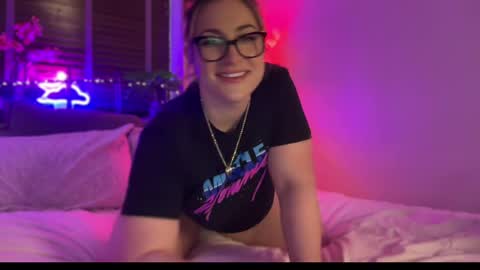 Miss X online show from February 12, 2:00 pm