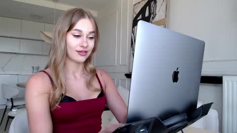 mistressuniverse online show from May 29, 10:13 am