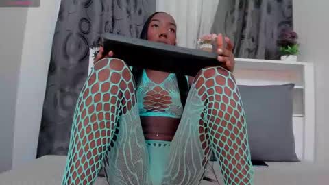 mistt_miaa online show from October 7, 7:51 pm