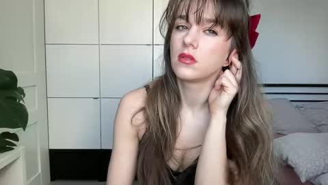 mmminnie online show from February 19, 8:55 am