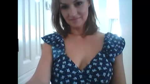 mmmmyesplease1 online show from December 18, 4:17 pm