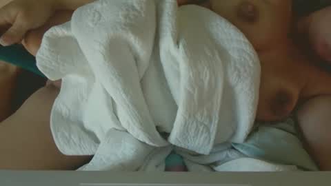 mmmmyesplease1 online show from October 20, 1:25 pm