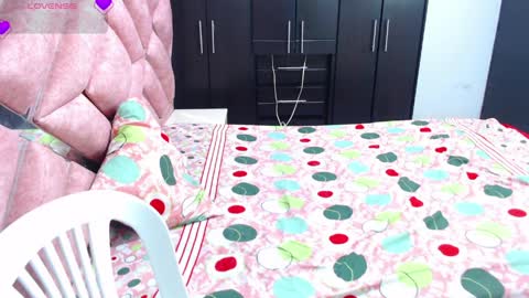 Catalina online show from April 12, 3:42 am